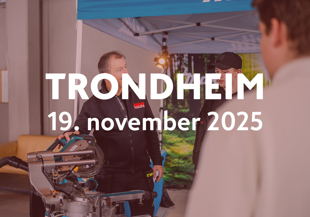 Grå kapp- og gjæringssag på stand under blått telt med tekst “Trondheim 19. november 2025”