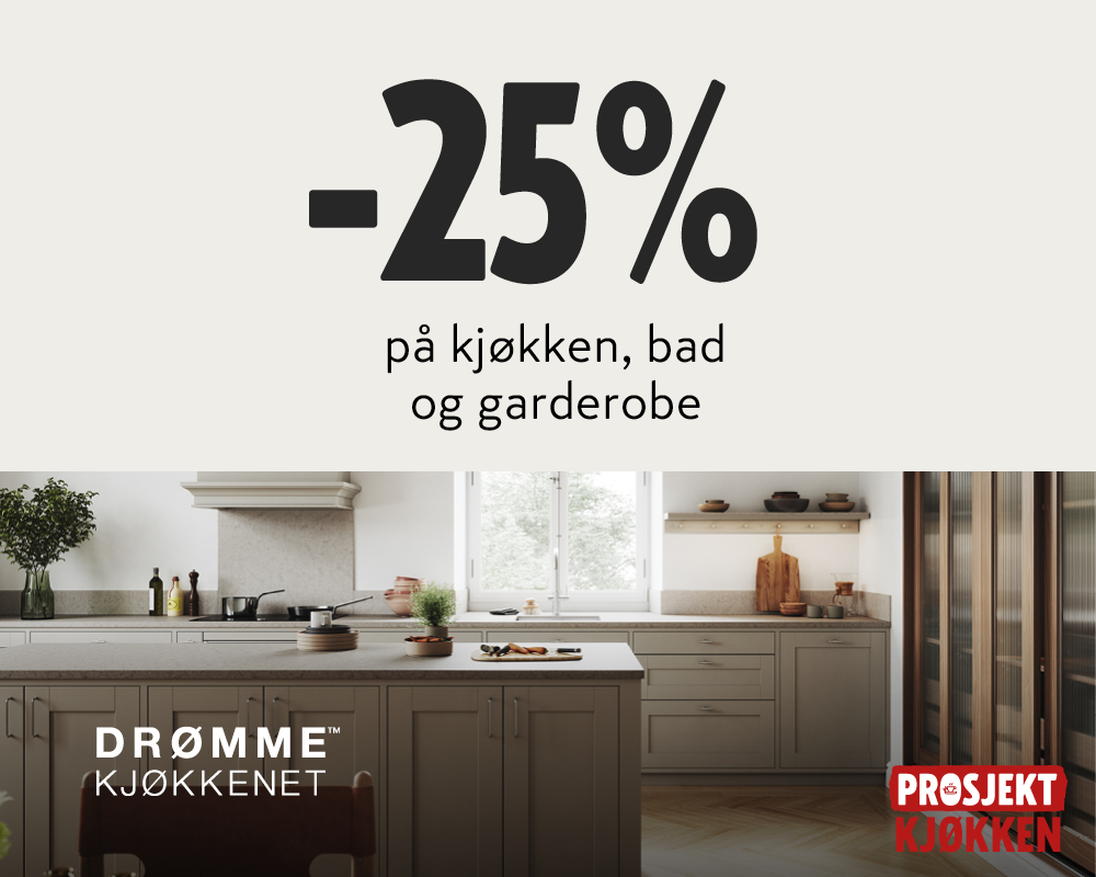 25% rabatt på kjøkken, bad og garderobe. Moderne beige kjøkken med øy, vindu og Drømme Kjøkkenet-logo.
