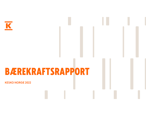 Forside Bærekraftsrapport Kesko Norge 2022: oransje tittel på hvit bakgrunn med lyse beige søyler.