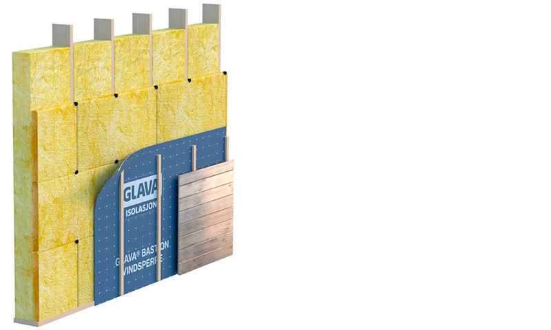 Tverrsnitt av vegg med gult isolasjonsmateriale, blå GLAVA vindsperre og utvendig trepanel.
