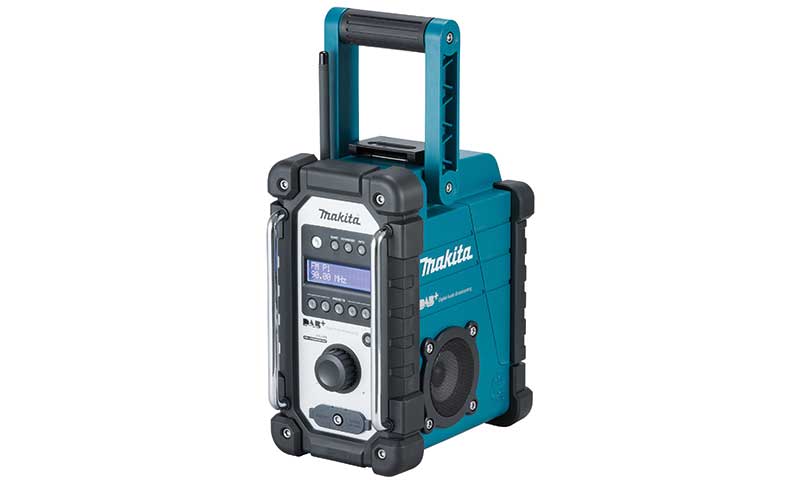 Turkis og svart Makita byggeplassradio med bærehåndtak, DAB+-display og høyttaler
