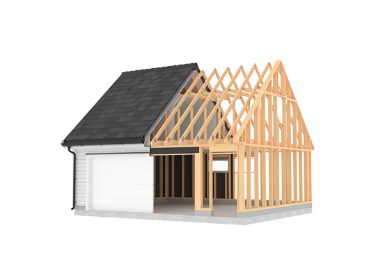 Delvis hus under bygging: hvit fasade med svart tak, synlig trekonstruksjon på høyre side.