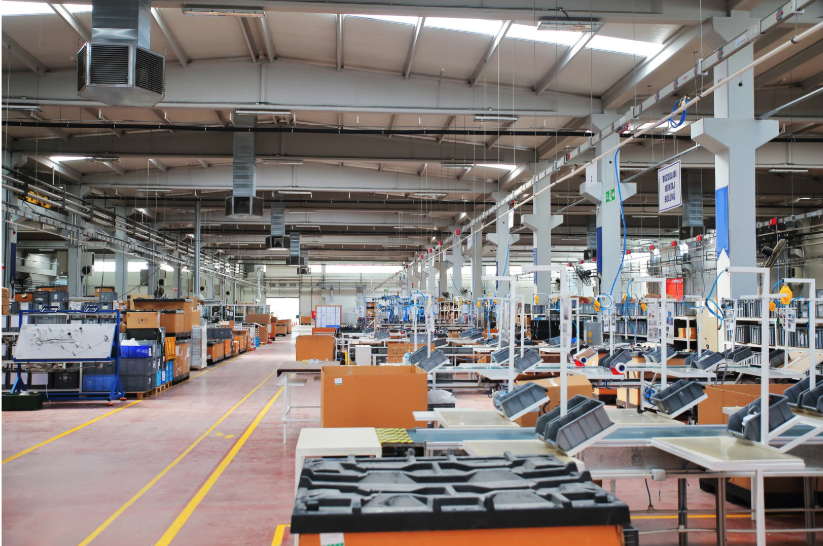 現場は撮りたい、経営は慎重。製造業に特有の防犯カメラ導入が噛み合わない構造とは？