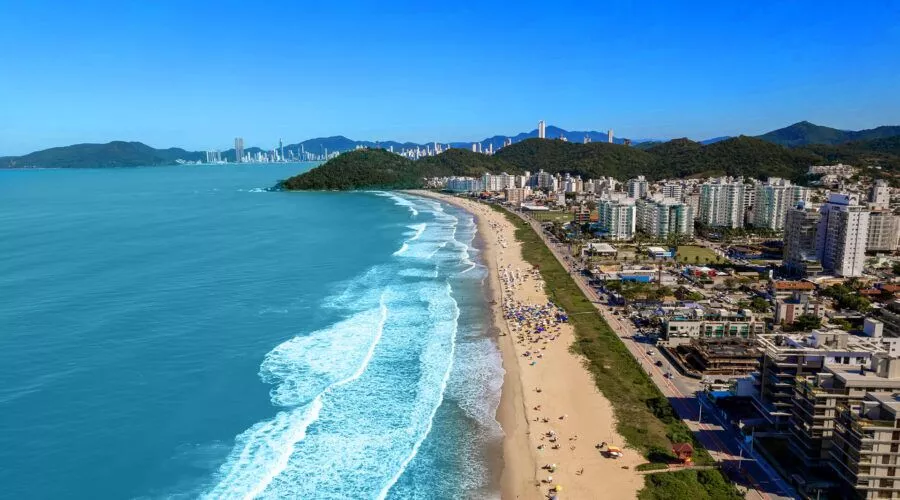 Por Que Investir em Imóveis na Praia Brava: Um Guia para Aproveitar a Valorização