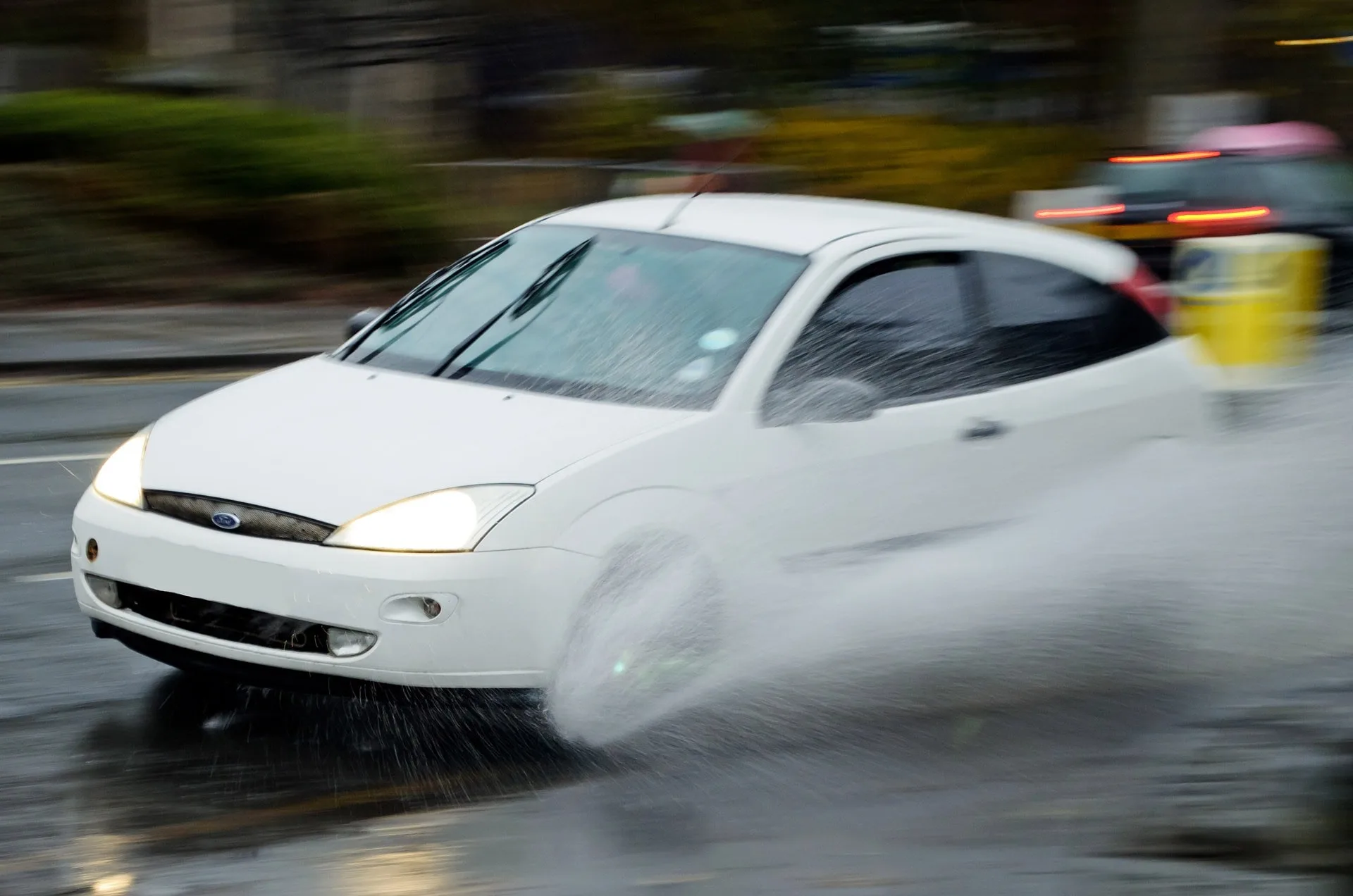Understanding Aquaplaning: A Clear Guide for Every Driver