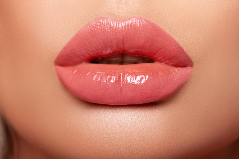 The Secret to a Doll-like Pout What are ‘Russian Lips’?