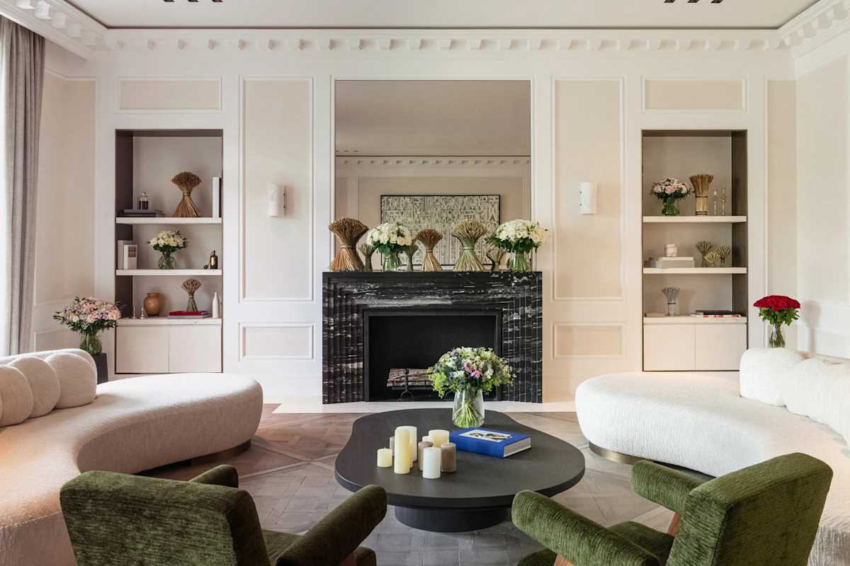 Multilingual & Multi-Currency Support