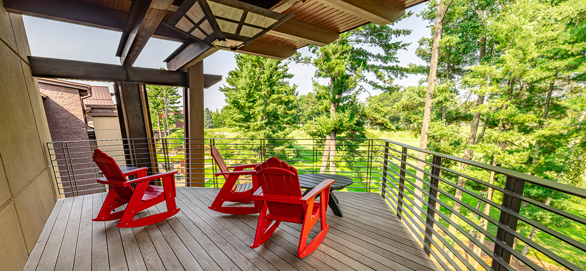 carousel-executive-golf-view-king-terrace-5-1200x556 Executive terrace overlooking the golf course.