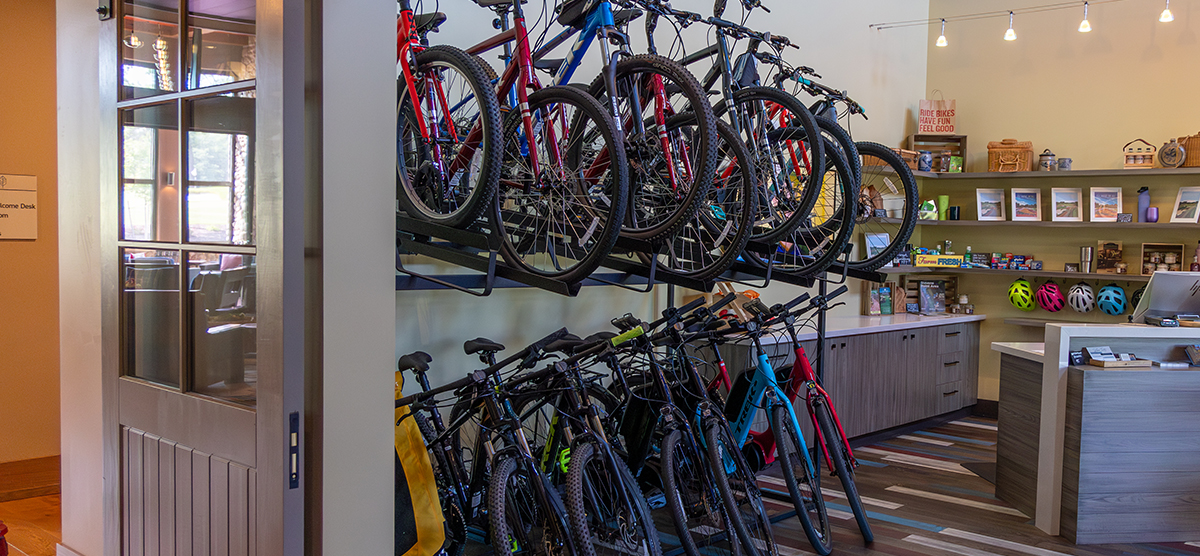 carousel-amenities-outfitter-1-bikes-1200x556 The Inn pro shop bikes and check out area.