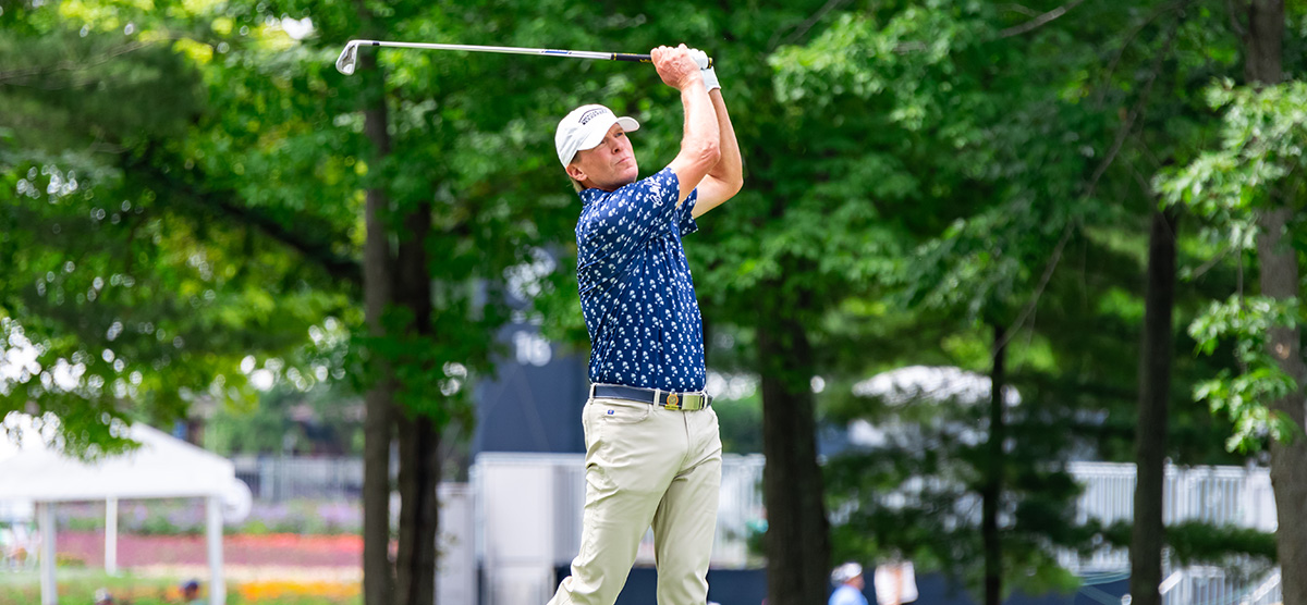 Steve Stricker swinging at the U.S. Senior Open at SentryWorld