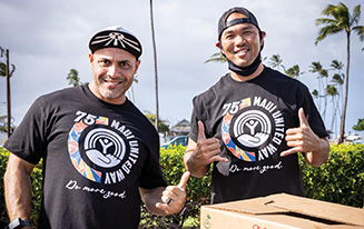 Two men volunteering for Maui United Way