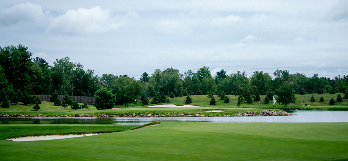 Putting green and hazards on the eleventh hole at SentryWorld