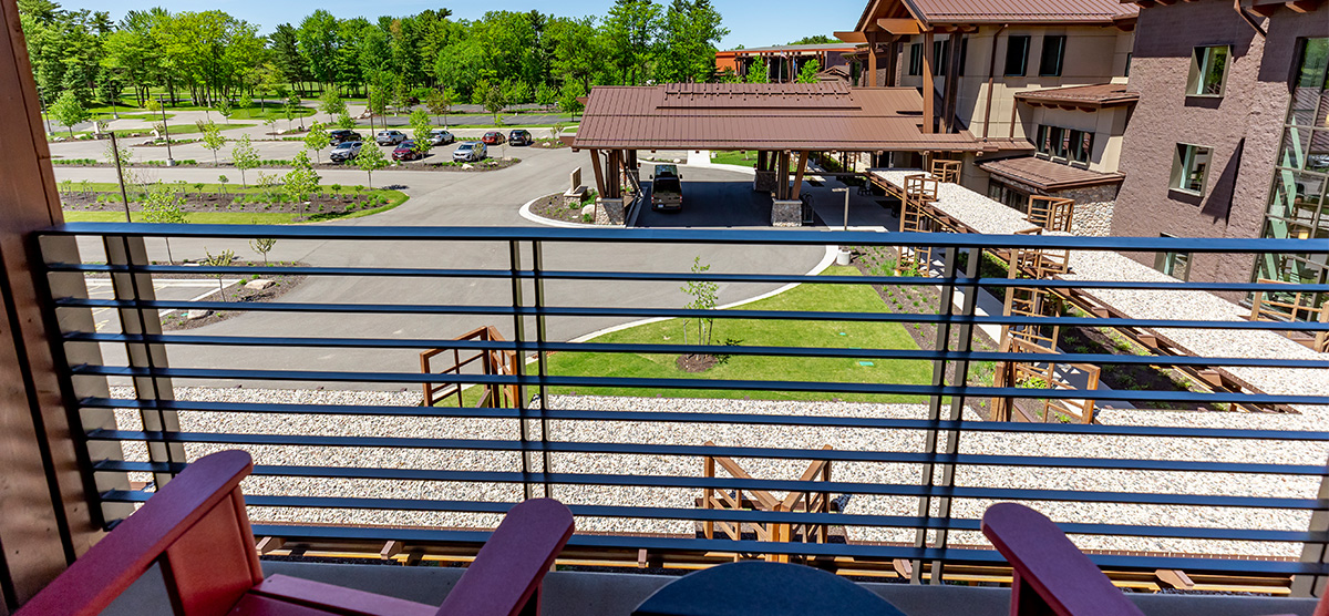 carousel-queen-terrace-5-1200x556 Terrace area overlooking the front entrance.