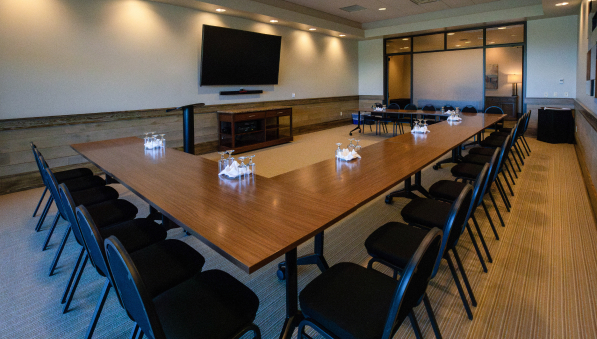 50-50-executive-meeting-597x339 Executive meeting room.