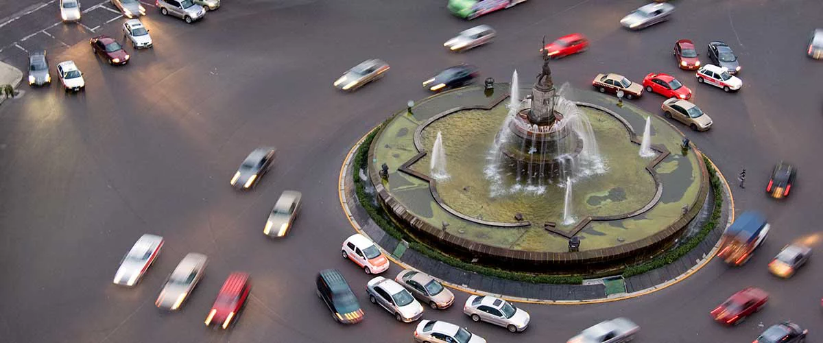 roundabout-image-XL cars driving in a roundabout