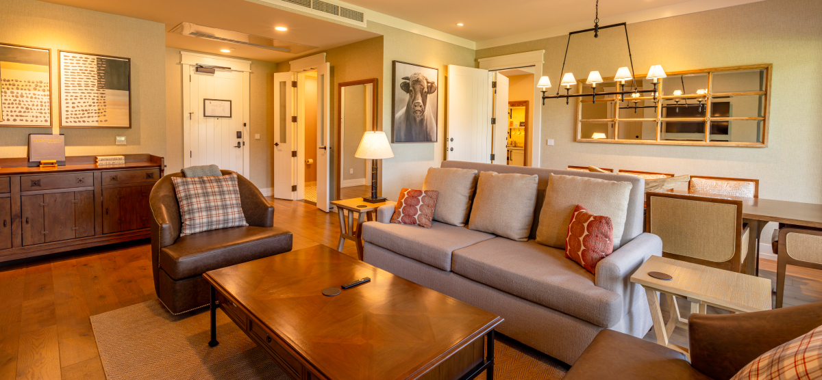Connecting parlor area with living room and dining room areas. 