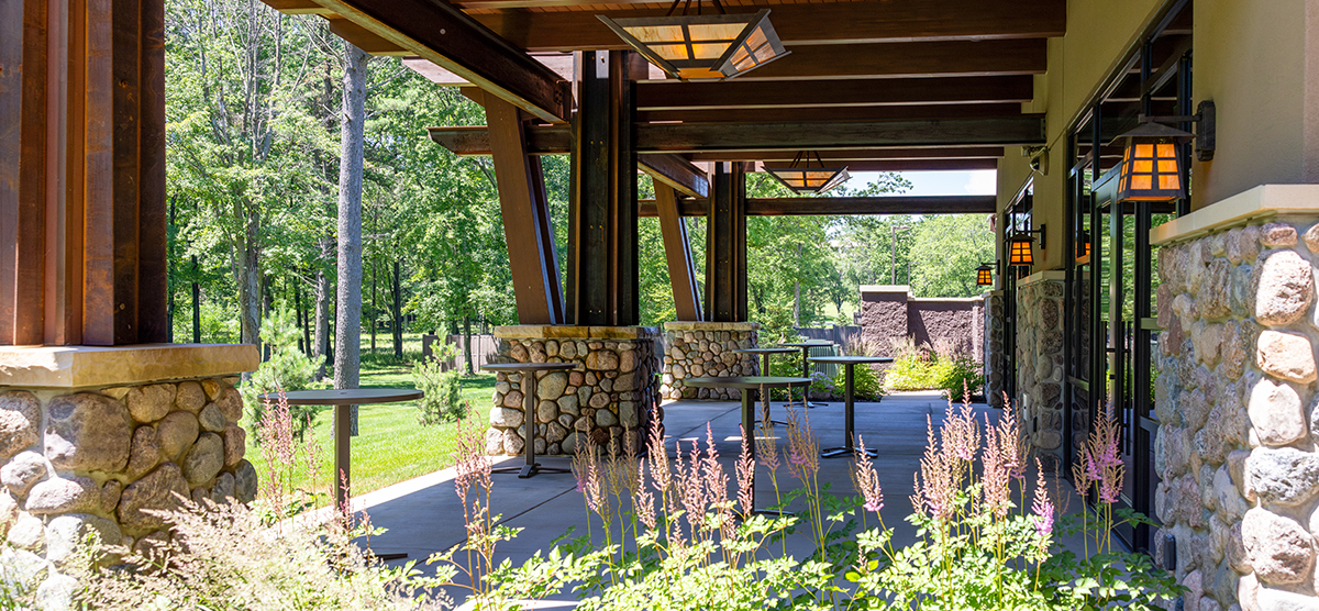 carousel-wedding-venue-inn-gathering-rooms-6-1200x556 Outdoor patio area of The Inn gathering rooms.