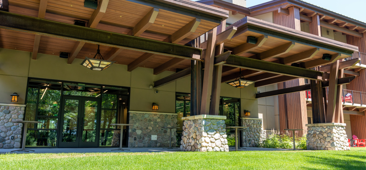 carousel-corporate-event-full-day-4-1200x556 Patio outside of The Inn meeting rooms.