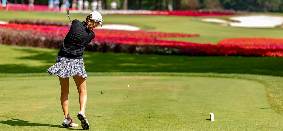 Jillian Bourdage teeing off at hole 16 at the USGA championship at SentryWorld