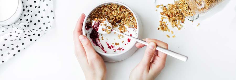 yoghurt and cereal, vitamin b