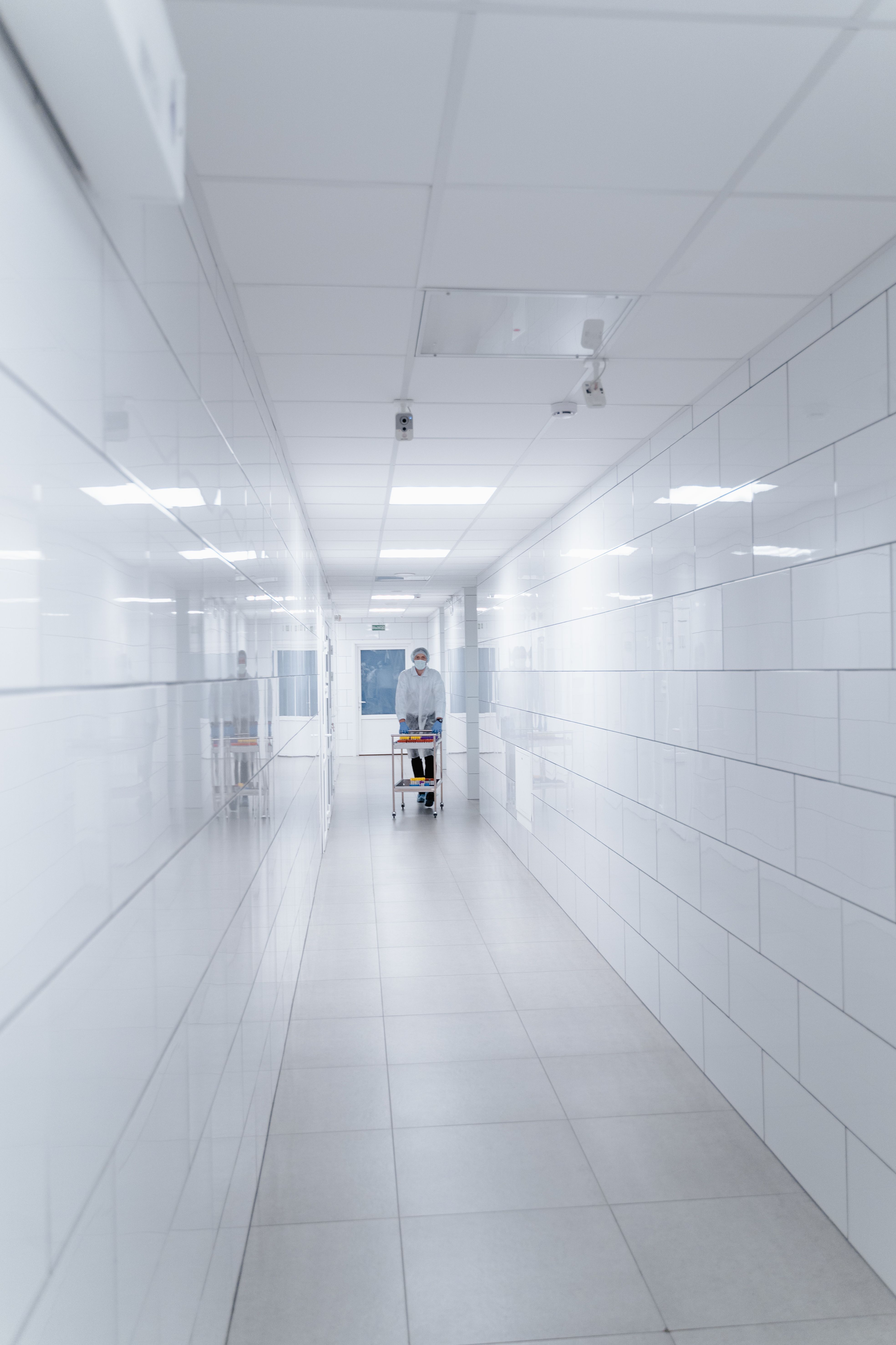 Entretien des murs, plafonds, luminaires, gaines d’aération