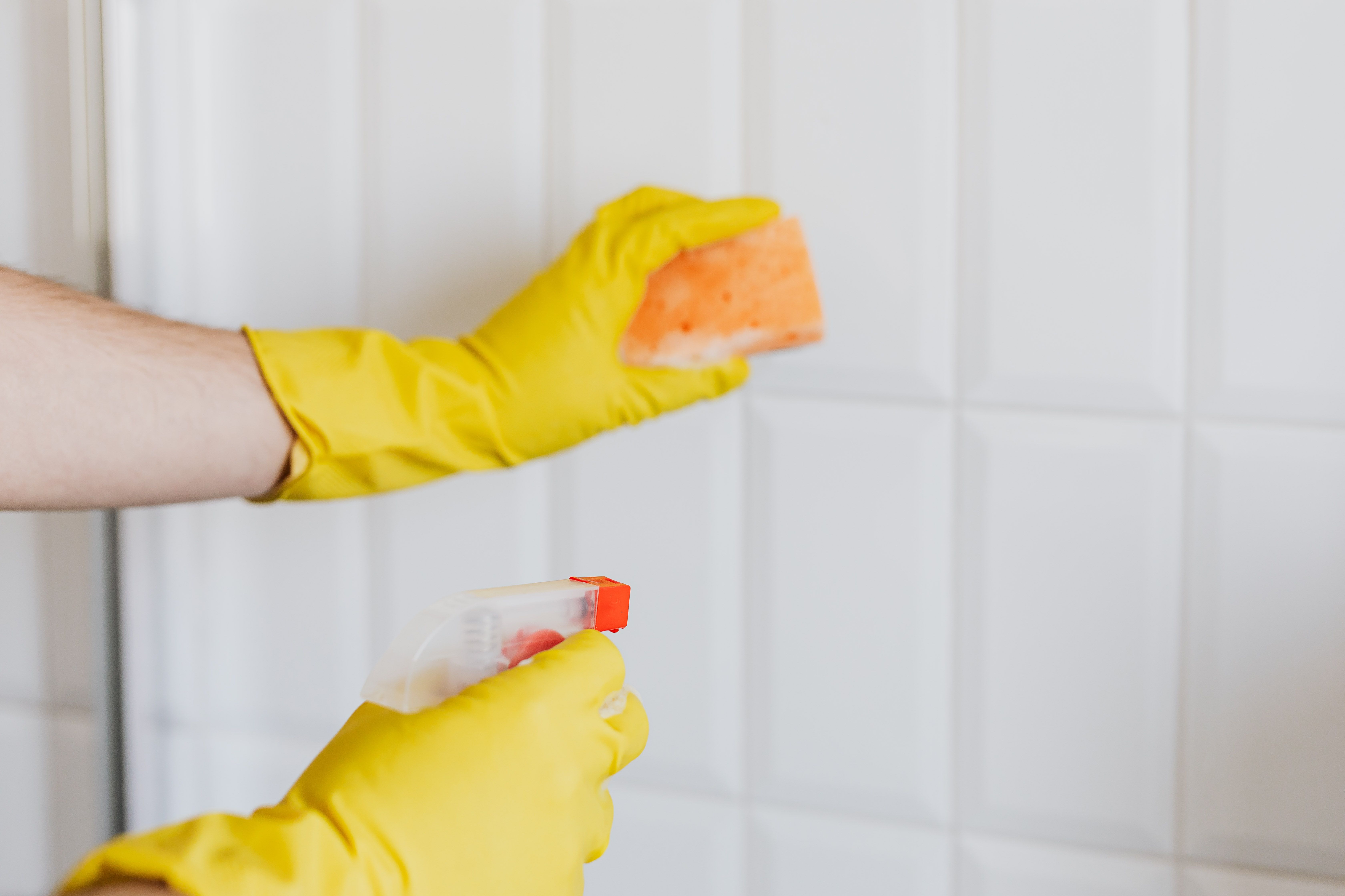 5 Astuces pour Nettoyer votre Carrelage avec un Dégraissant Efficace et Professionnel