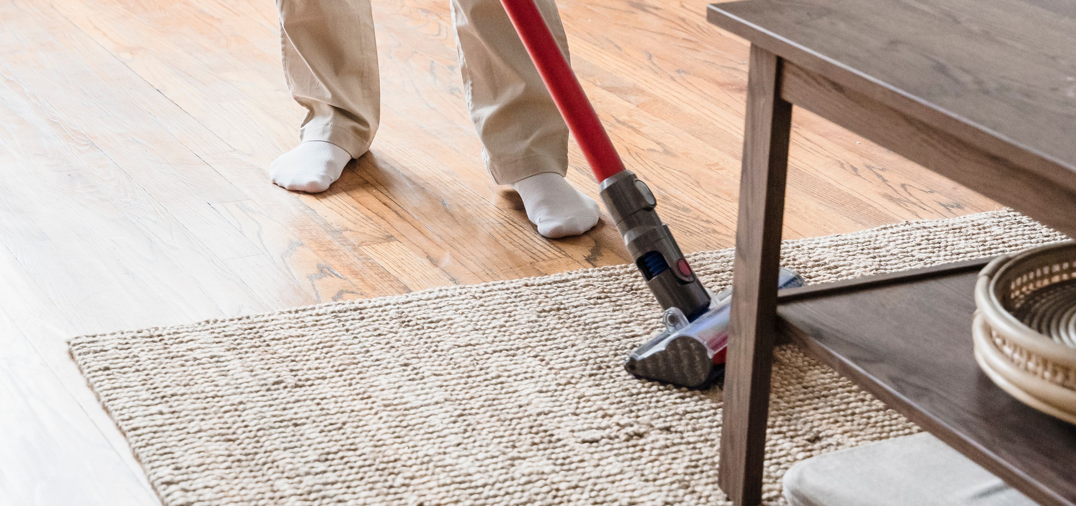 Shampouinage de Tapis : La Méthode Efficace pour Redonner Vie à Vos Sols Textiles