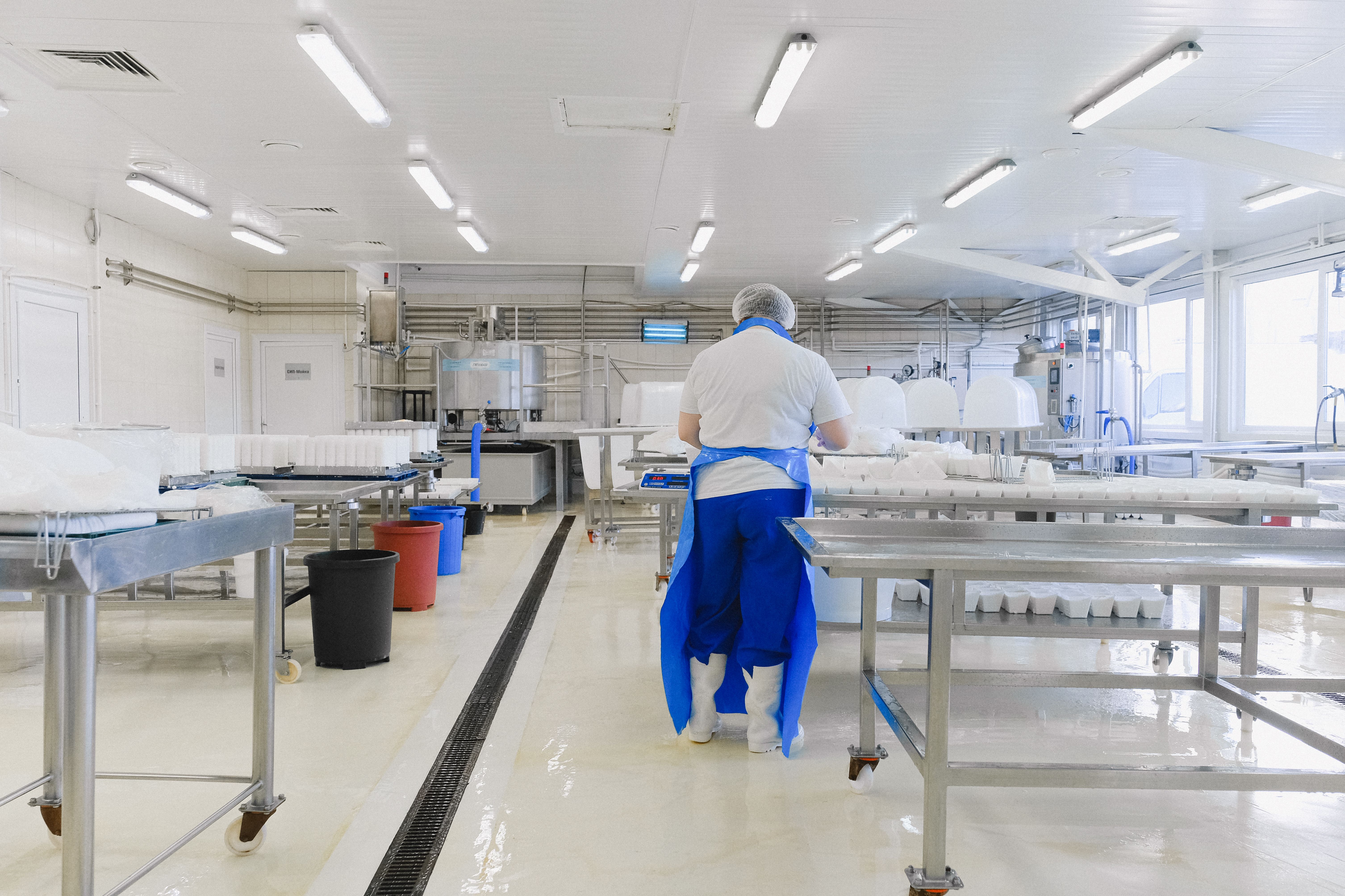 Dépoussiérage et lavage des sols avec produits non réactifs