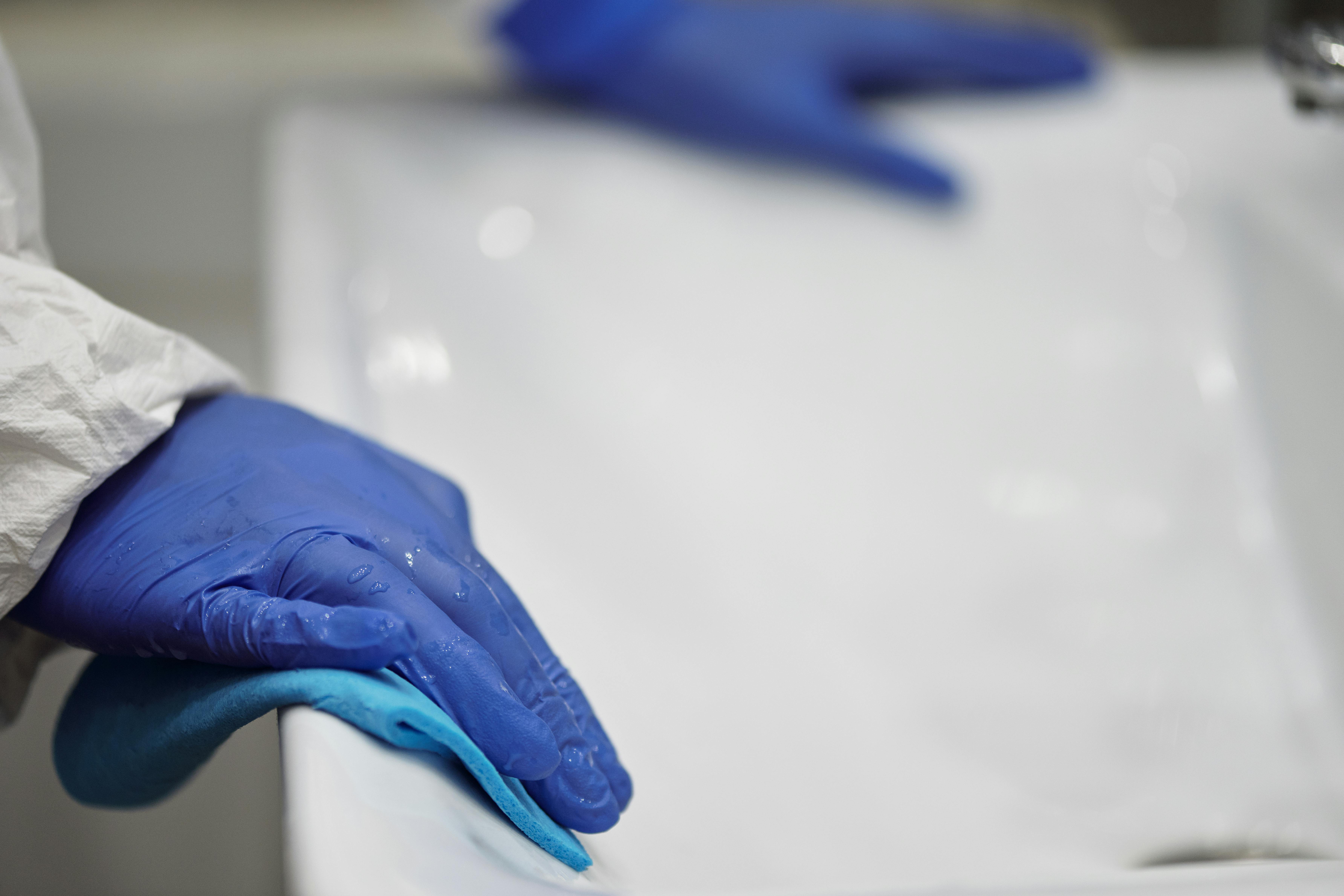 5 Astuces pour un Nettoyage des Sanitaires Impeccable