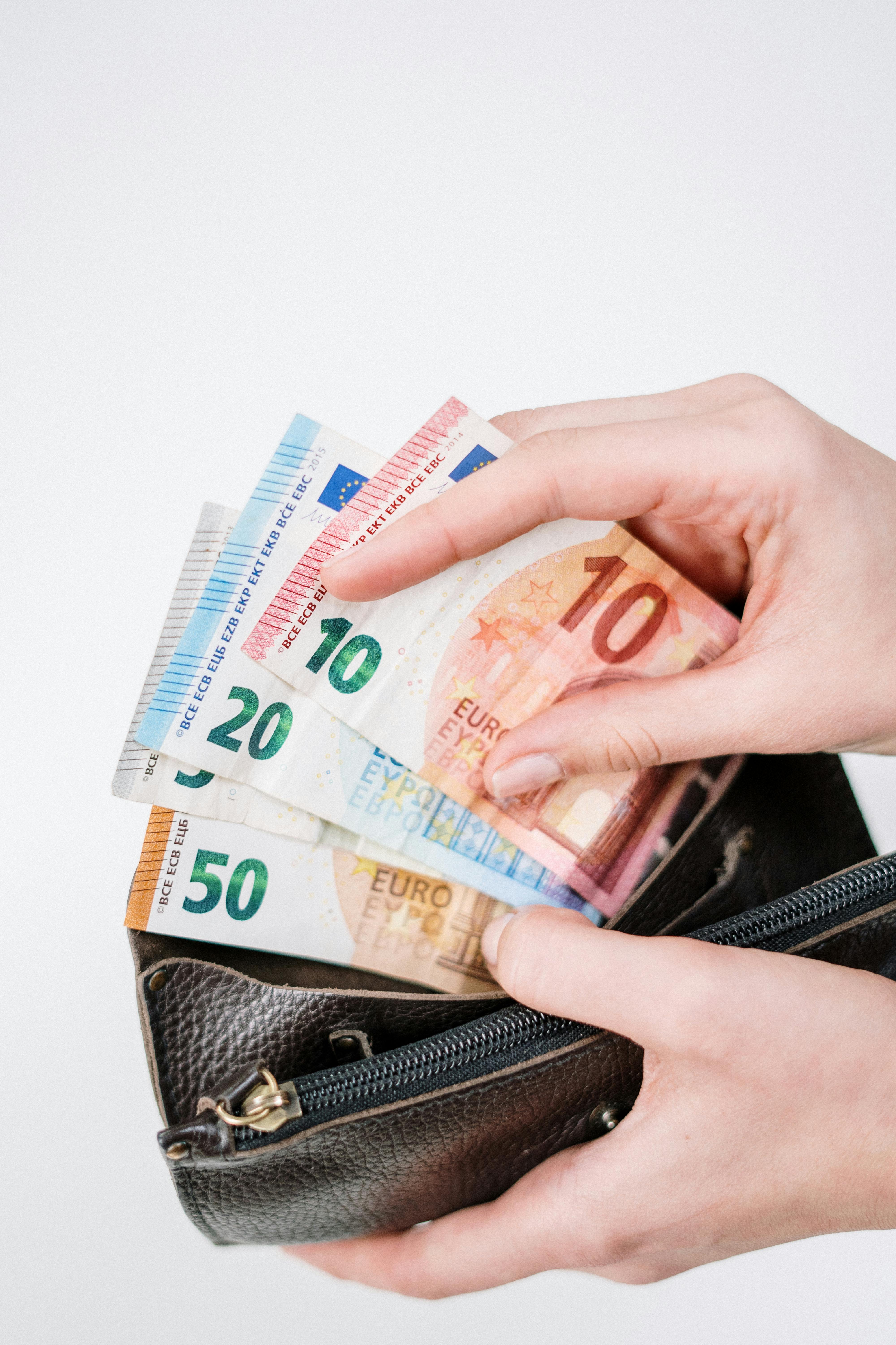 Quel est le prix du nettoyage au mètre carré ? Découvrez nos tarifs complets et mise à jour 2025