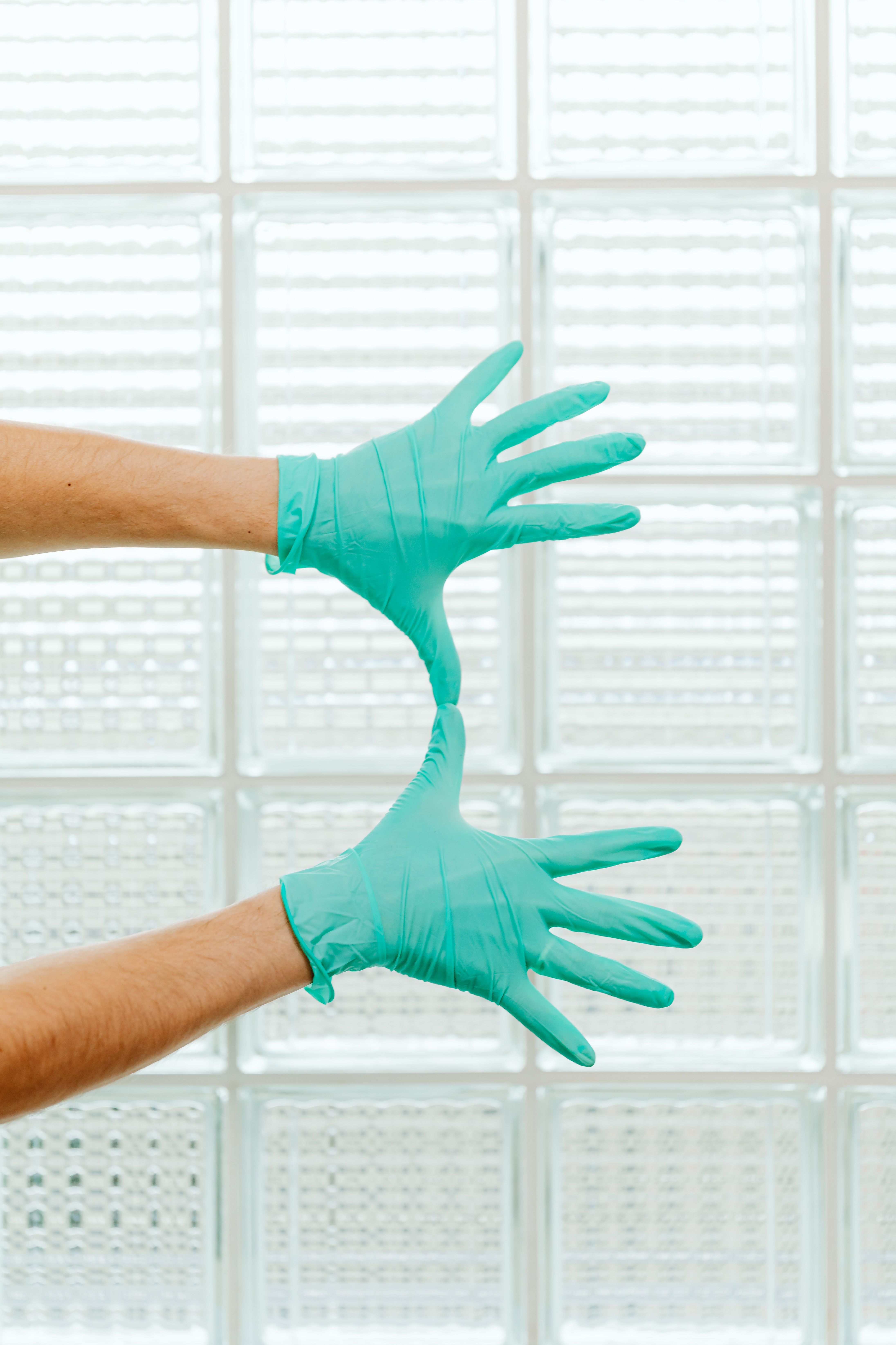 Entretien des sols : aspiration, lavage antidérapant, décapage si nécessaire
