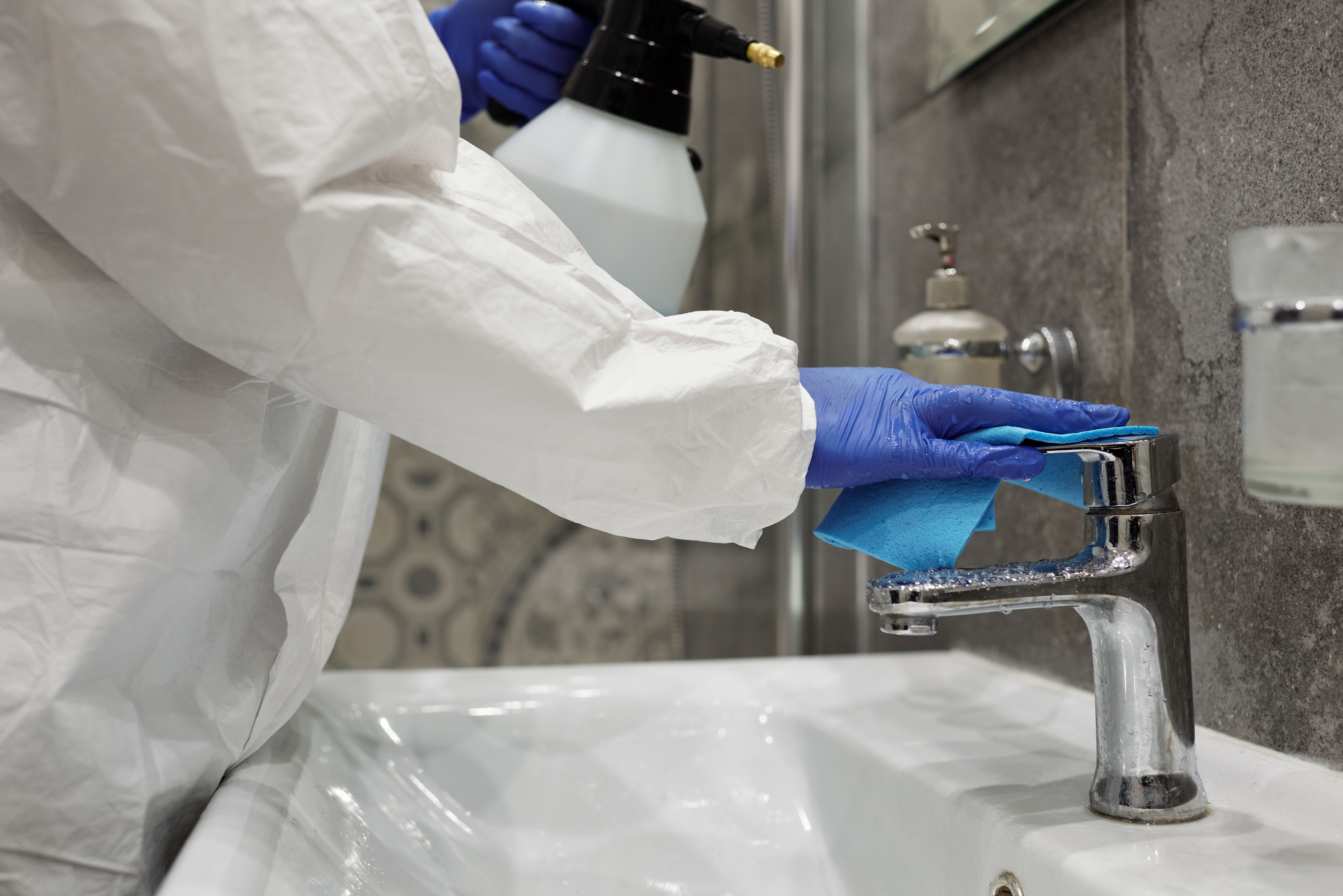 Désinfection des sanitaires, cuisines et espaces communs