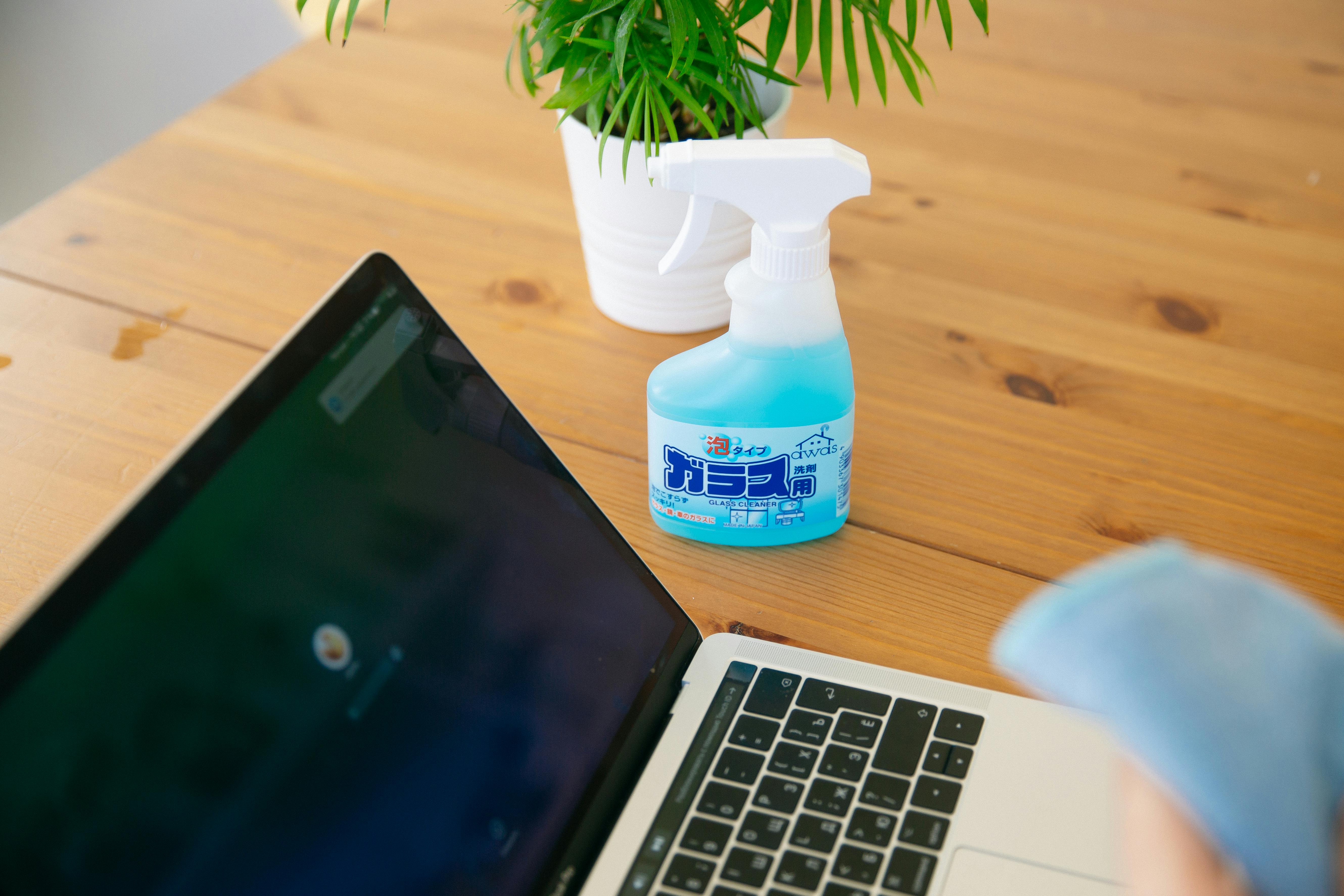 Nettoyant Bureau Professionnel : Maintenez un Milieu de Travail Hygiénique et Productif
