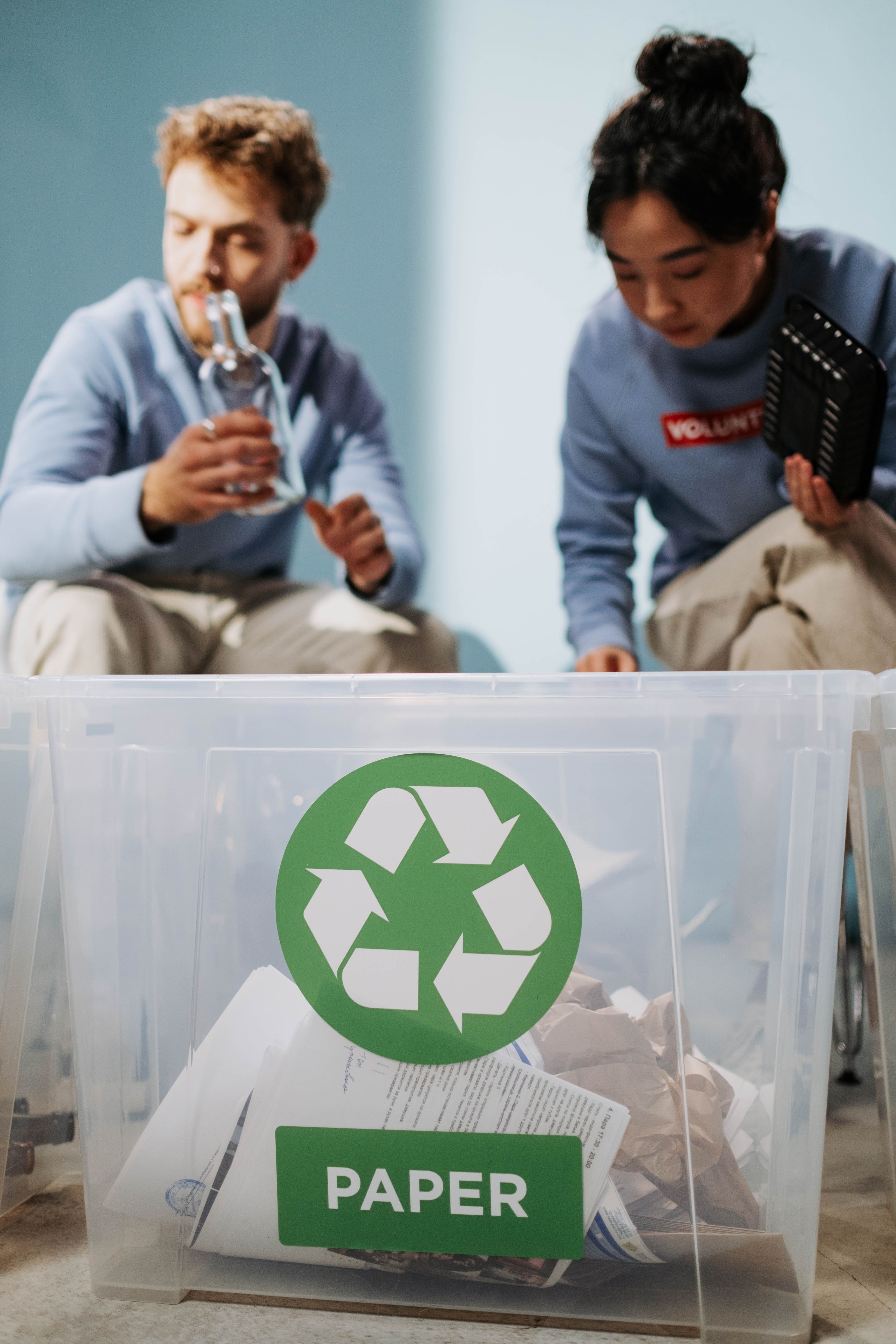 Déchets recyclables : papiers, cartons, plastiques, canettes, bouteilles PET, emballages propres