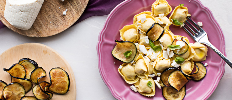 Recipe - Cheese lovers Tortelloni with fried eggplants and ricotta salata cheese - Giovanni Rana
