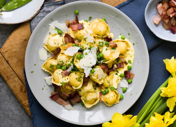 Giovanni Rana Cheese Lovers Tortelloni Cacio e Pepe  Cooking for 2 or for  20 this holiday season? Make your life easier with this simple Giovanni Rana  Cheese Lovers Tortelloni Cacio e