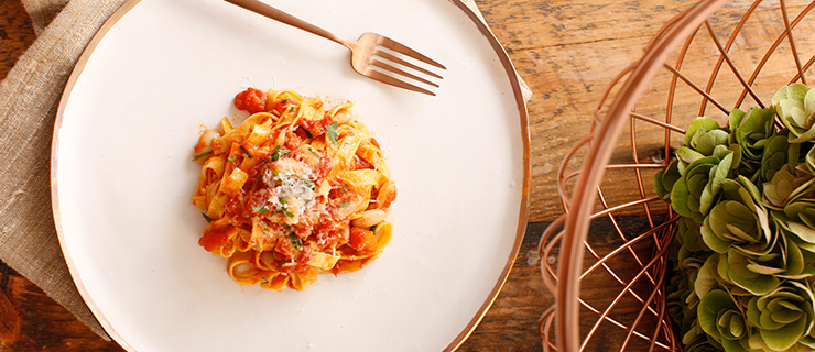 Recipes - One-Pan Fettuccine with Cannellini and Tomatoes - Giovanni Rana