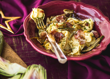 Giovanni Rana Cheese Lovers Tortelloni Cacio e Pepe  Cooking for 2 or for  20 this holiday season? Make your life easier with this simple Giovanni Rana  Cheese Lovers Tortelloni Cacio e