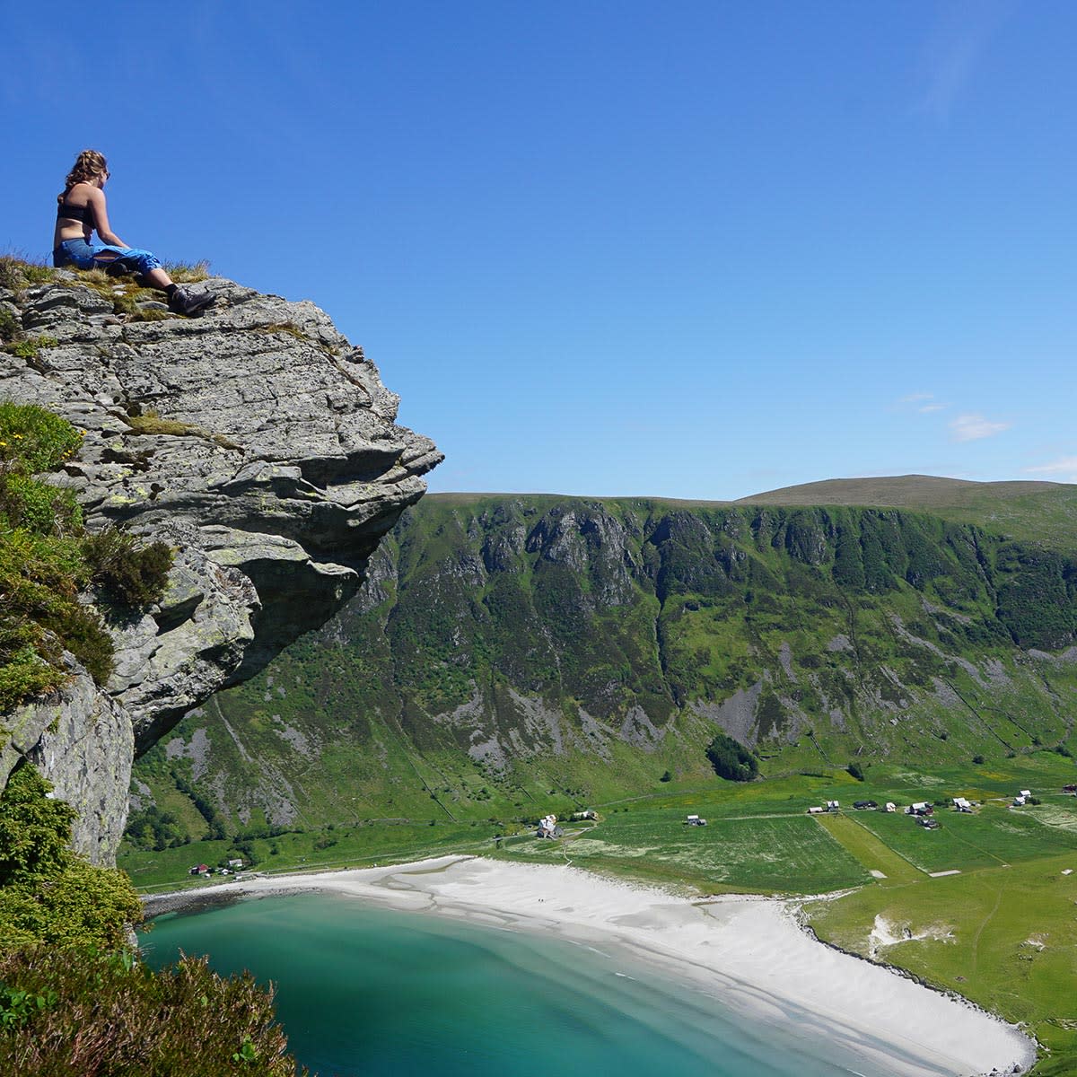 Hoddevika Surf Camp Norwegen, Hoddevik - Lapoint: Surf trips & Surf school ...