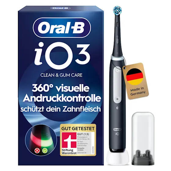 Oral-B iO3 elektrische Zahnbürste mit Verpackung, die die 360° visuelle Andruckkontrolle zur Schonung des Zahnfleisches hervorhebt. Mit Made in Germany Anhänger.