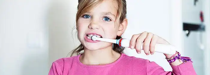 Früh übt sich: elektrische Zahnbürsten für Kinder article banner