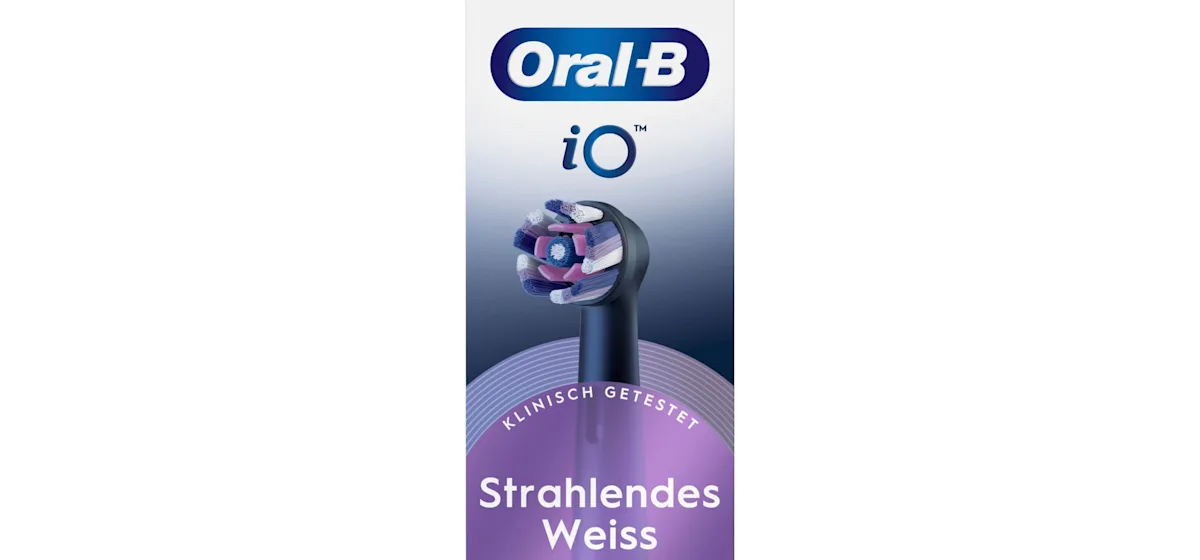 Oral-B iO Aufsteckbürsten-Verpackung, die "Strahlendes Weiss" und 4 Bürstenköpfe enthält, für 12 Monate sanfte Reinigung.