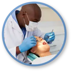 Zahnarzt regelmäßig zu Kontrolluntersuchungen undefined