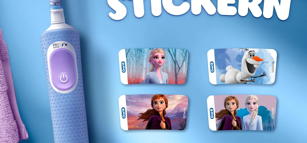 Oral-B Pro Kids Frozen Elektrische Zahnbürste inkl. 1 Aufsteckbürste, 4x Frozen Sticker, 2 Modi mit kinderfreundlichem Sensitiv Plus Modus, für Kinder ab 3 Jahren