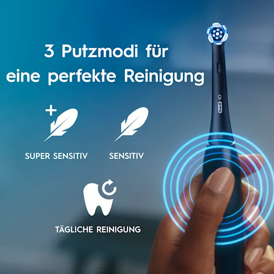 Oral-B iO Series 2 Zahnbürste, Verpackung mit dem Hinweis auf 100% sauberere Zähne im Vergleich zu einer herkömmlichen Handzahnbürste