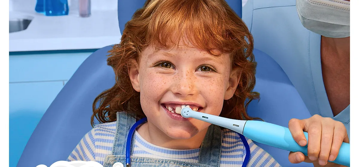 Oral-B iO Kids elektrische Zahnbürste mit Disney Stitch-Motiv, geeignet für Kinder ab 6 Jahren, inklusive Reiseetui.;