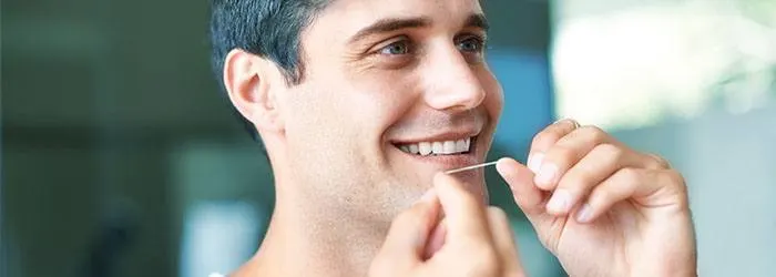 Richtig Zähneputzen und Zahnseide benutzen article banner