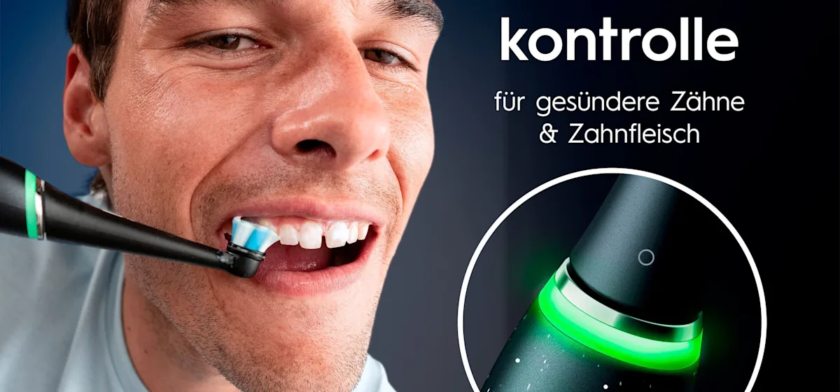 Oral-B iO Series 10 Plus Edition Elektrische Zahnbürste/Electric Toothbrush, inkl. 3 Aufsteckbürsten, 7 Putzmodi für Zahnpflege, Lade-Reise-Etui, Designed by Braun, Cosmic Black