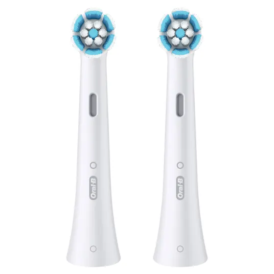 Oral-B iO Aufsteckbürsten-Verpackung, hervorgehoben wird die "Sanfte Reinigung" und dass zwei Bürsten enthalten sind.