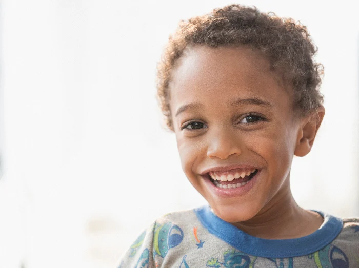 Die Mundgesundheit von Kindern in jedem Alter gewährleisten: Tipps und Hilfsmittel 
